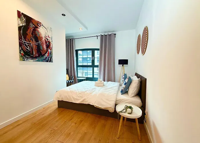 Mieszczanska Riverfront By Bookinghost * Breslavia