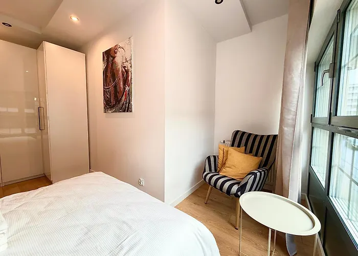 Mieszczanska Riverfront By Bookinghost * Breslavia